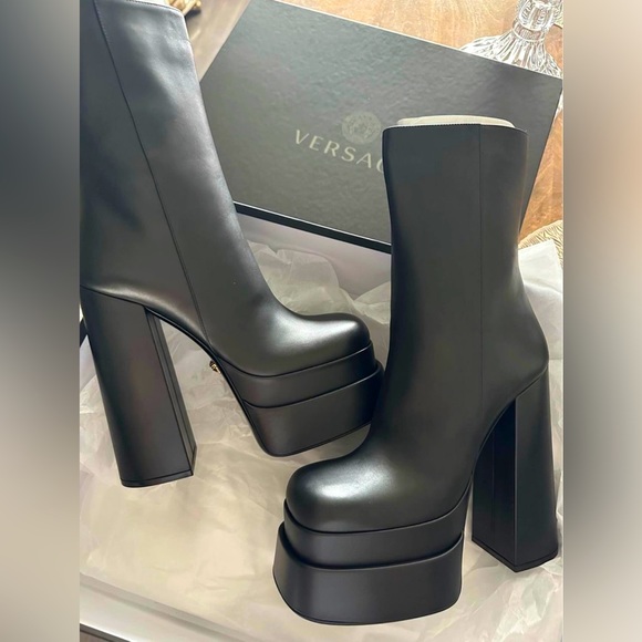 VERSACE PLATFORM BOOTS SIZE9 - Picture 1 of 4